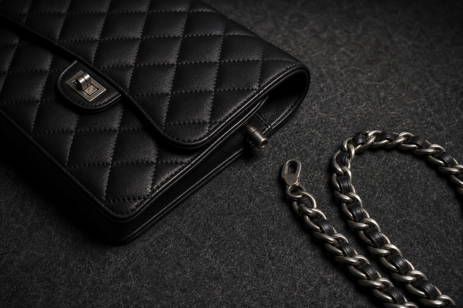 Before restoration: quilted flap chain detached